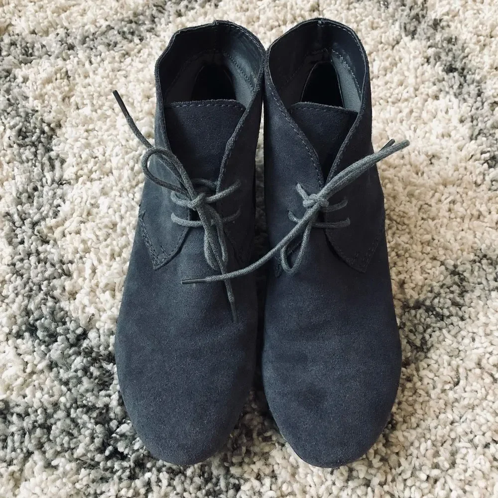 Crown Vintage Gray Suede Leather Ankle Boots 7.5